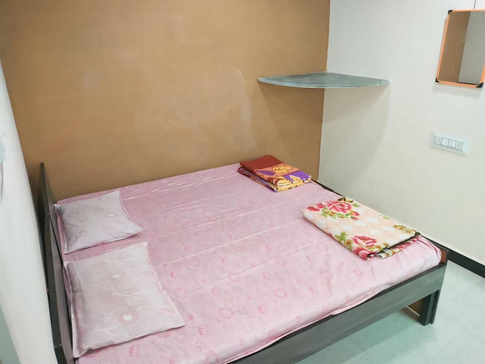 Kailash Kuti Guest House อุจเจน ภายนอก รูปภาพ